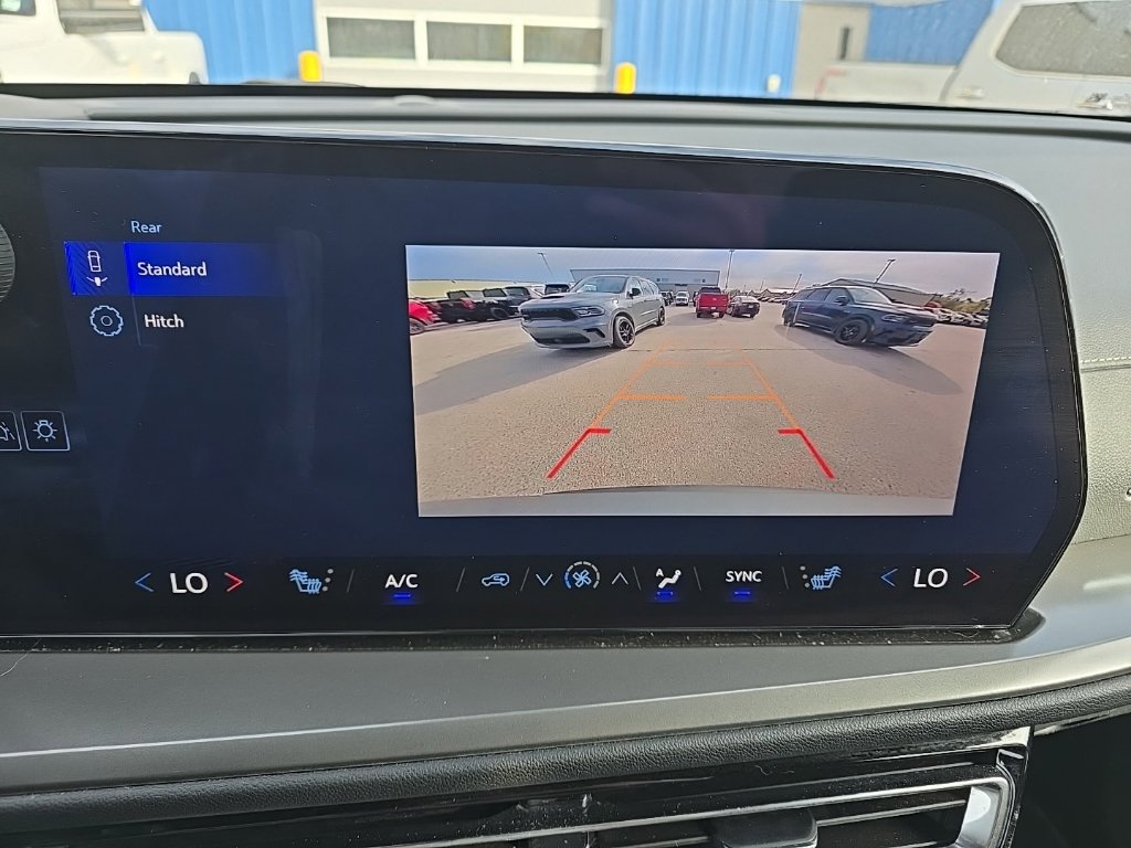Used 2026 Chevrolet Traverse LT AWD/4WD image 29