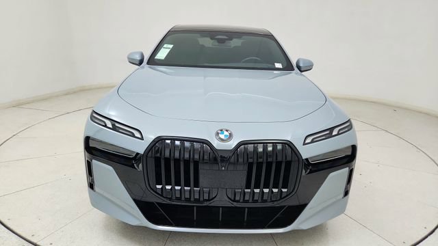 Used 2024 BMW 740i xDrive w/ Premium Package image 2