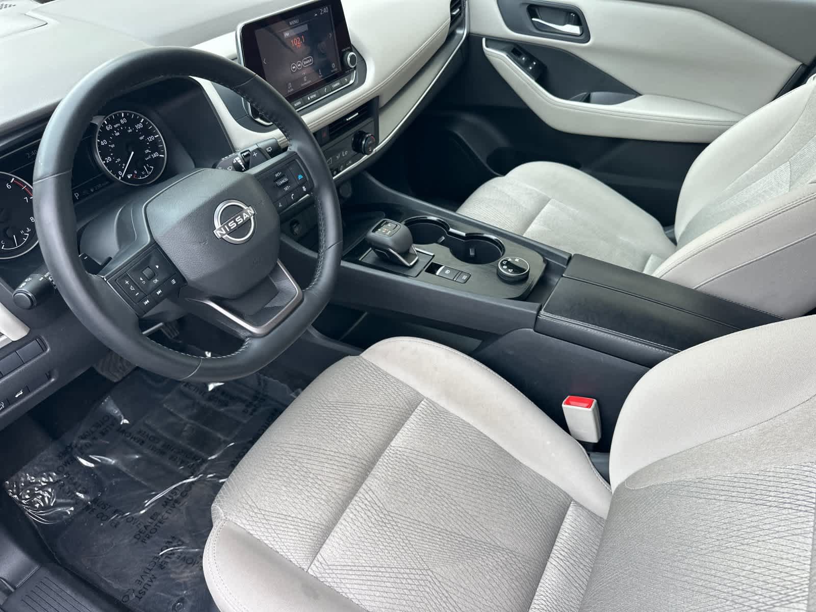 Used 2025 Nissan Rogue SV AWD/4WD image 12