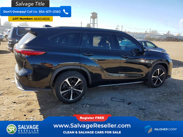 Used 2022 Toyota Highlander XSE AWD/4WD image 4