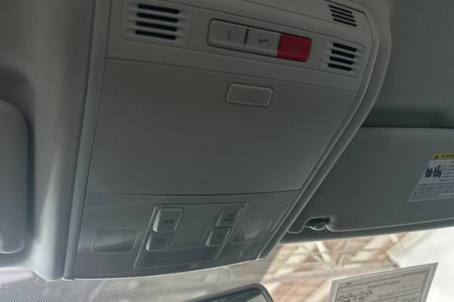 Used 2016 Volkswagen Golf S image 35