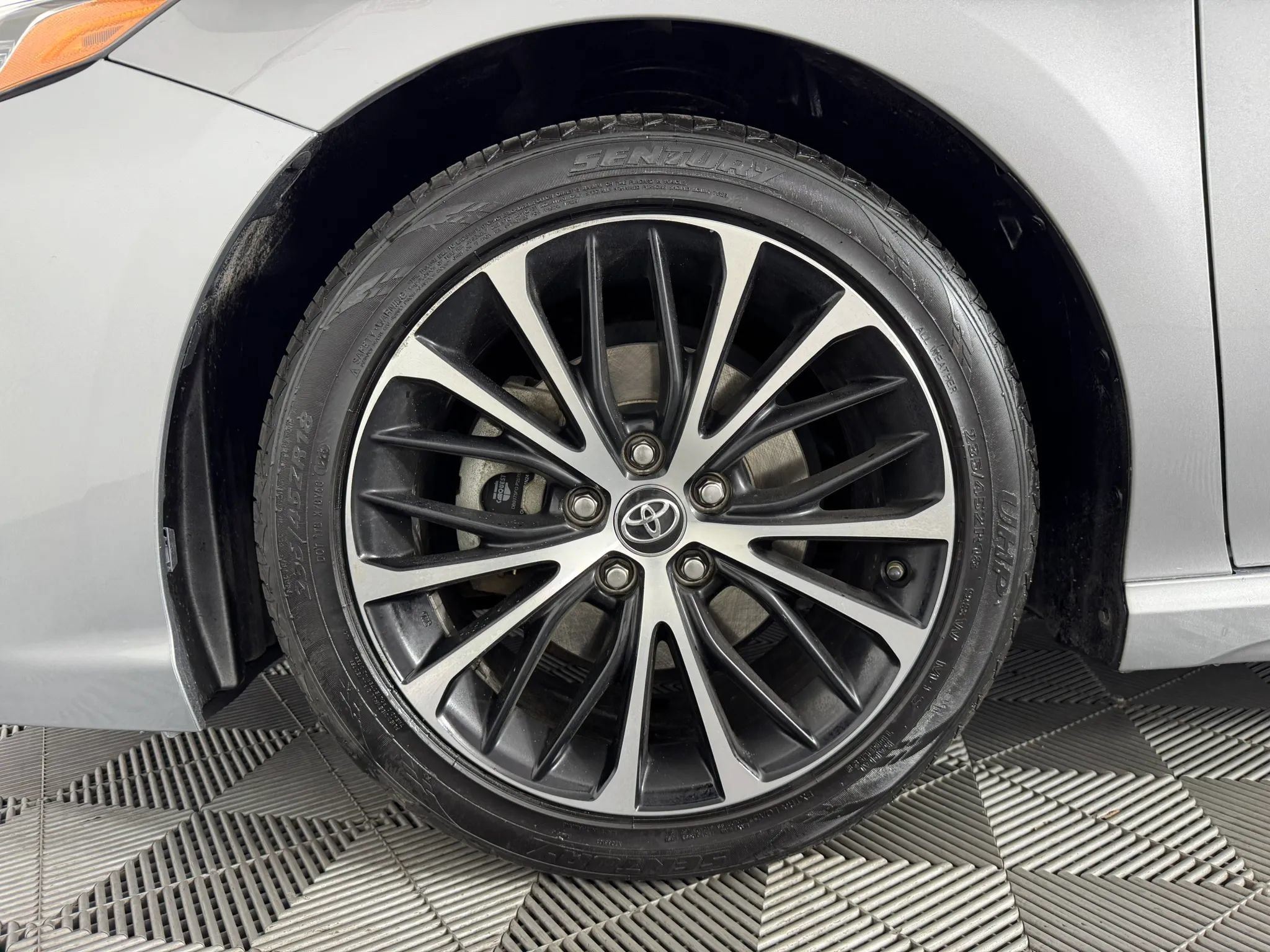 Used 2019 Toyota Camry SE w/ Convenience Package FWD image 42