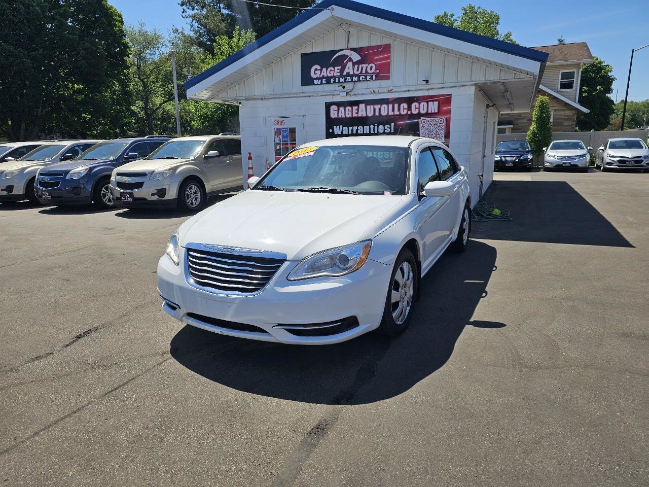 Used 2013 Chrysler 200 LX FWD image 4