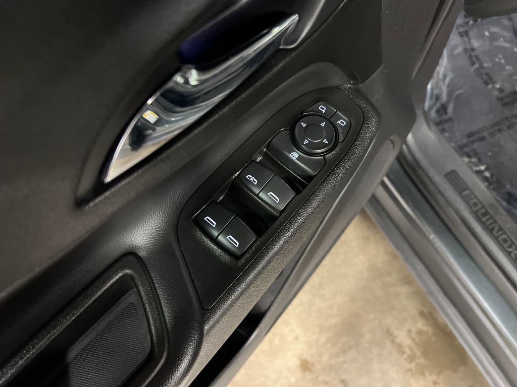 Used 2021 Chevrolet Equinox LT AWD/4WD image 28