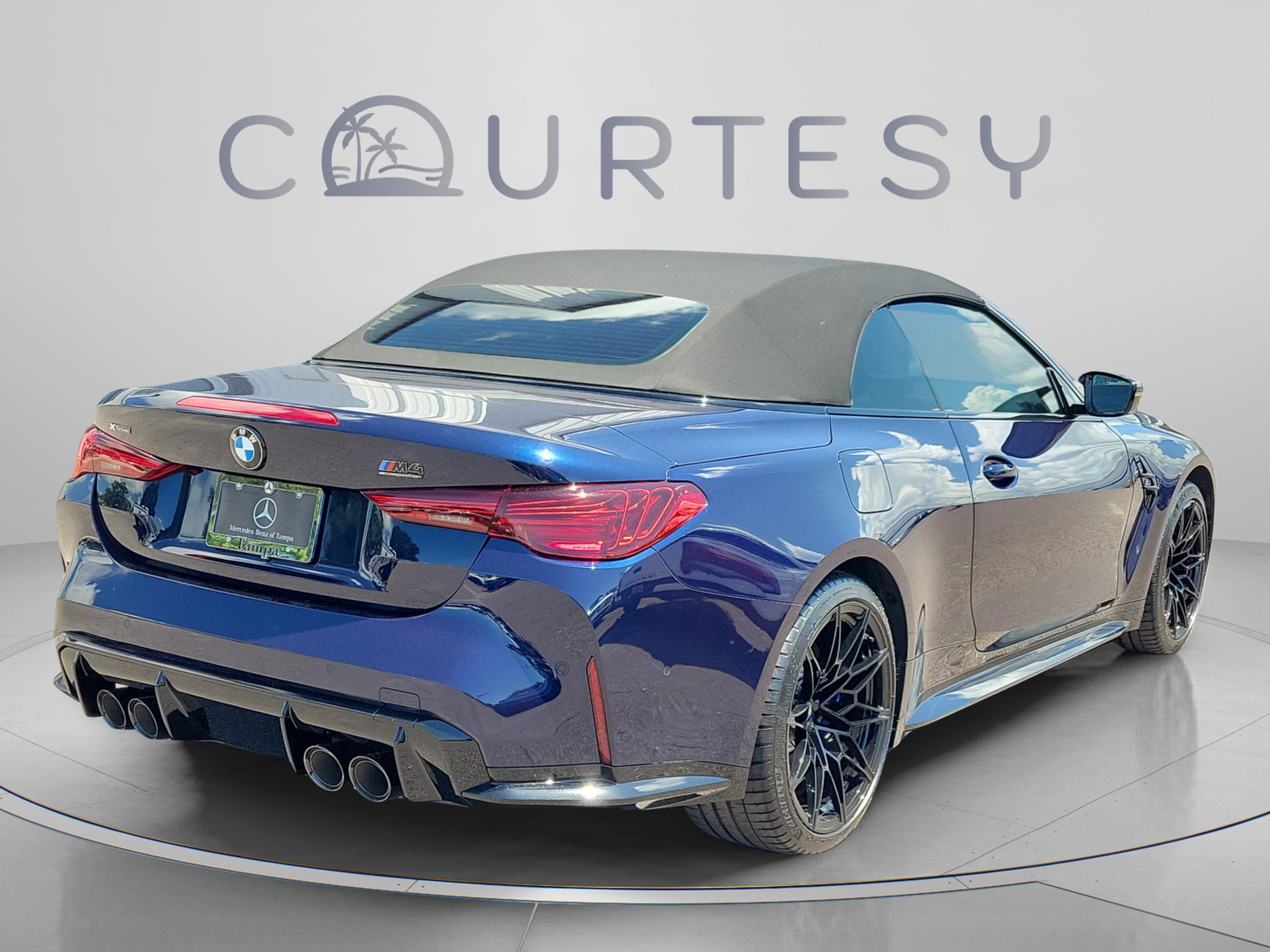 Used 2025 BMW M4 xDrive Competition w/ Executive Package AWD/4WD image 4