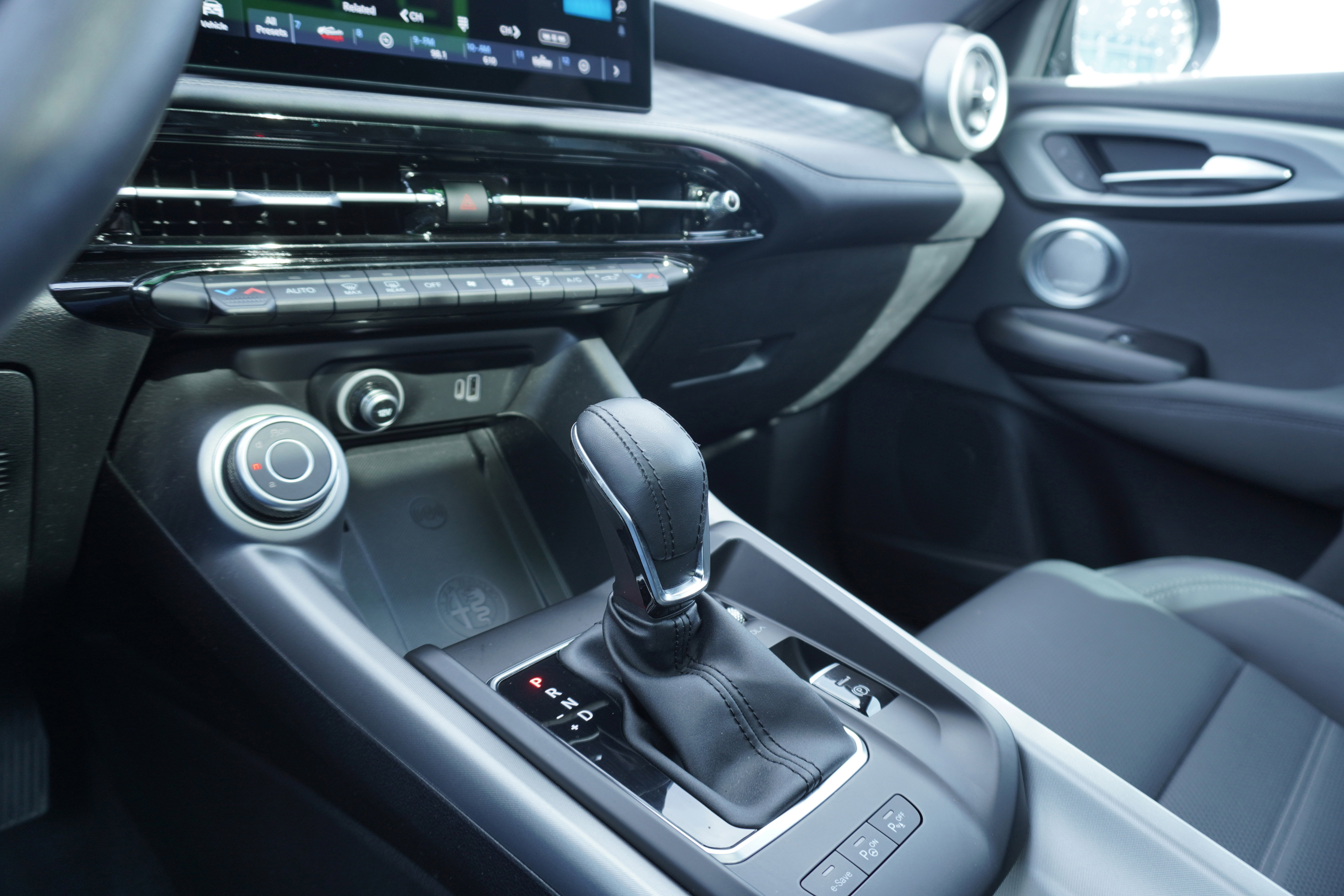 Used 2024 Alfa Romeo Tonale Ti image 14