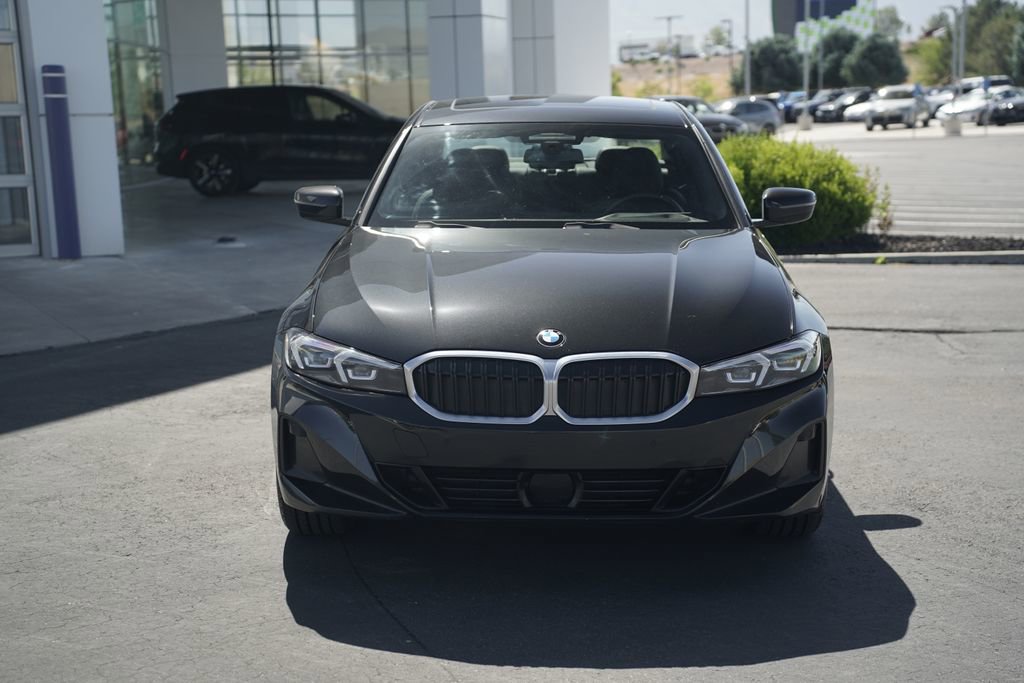 Used 2023 BMW 330i xDrive Sedan w/ Premium Package AWD/4WD image 8