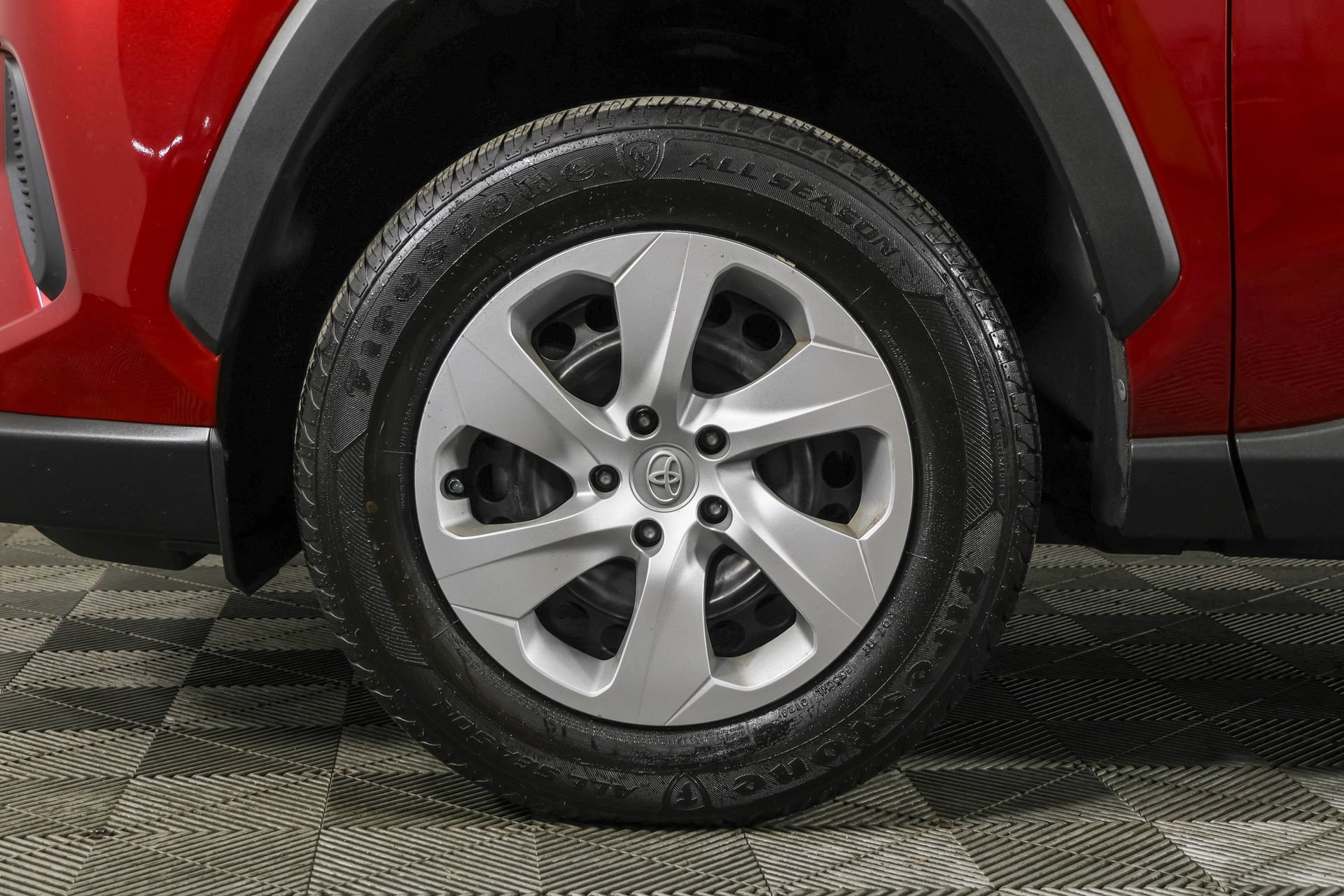 Used 2022 Toyota RAV4 LE AWD/4WD image 20