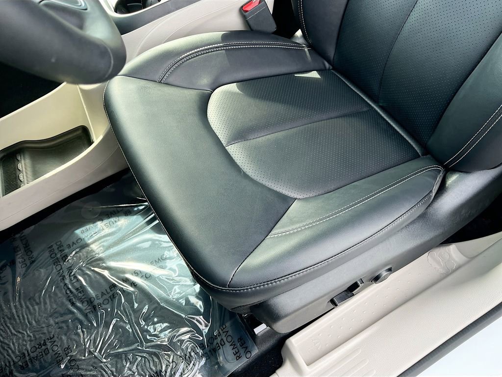 Certified 2024 Chrysler Pacifica Touring-L w/ Road Tripper Package FWD image 18