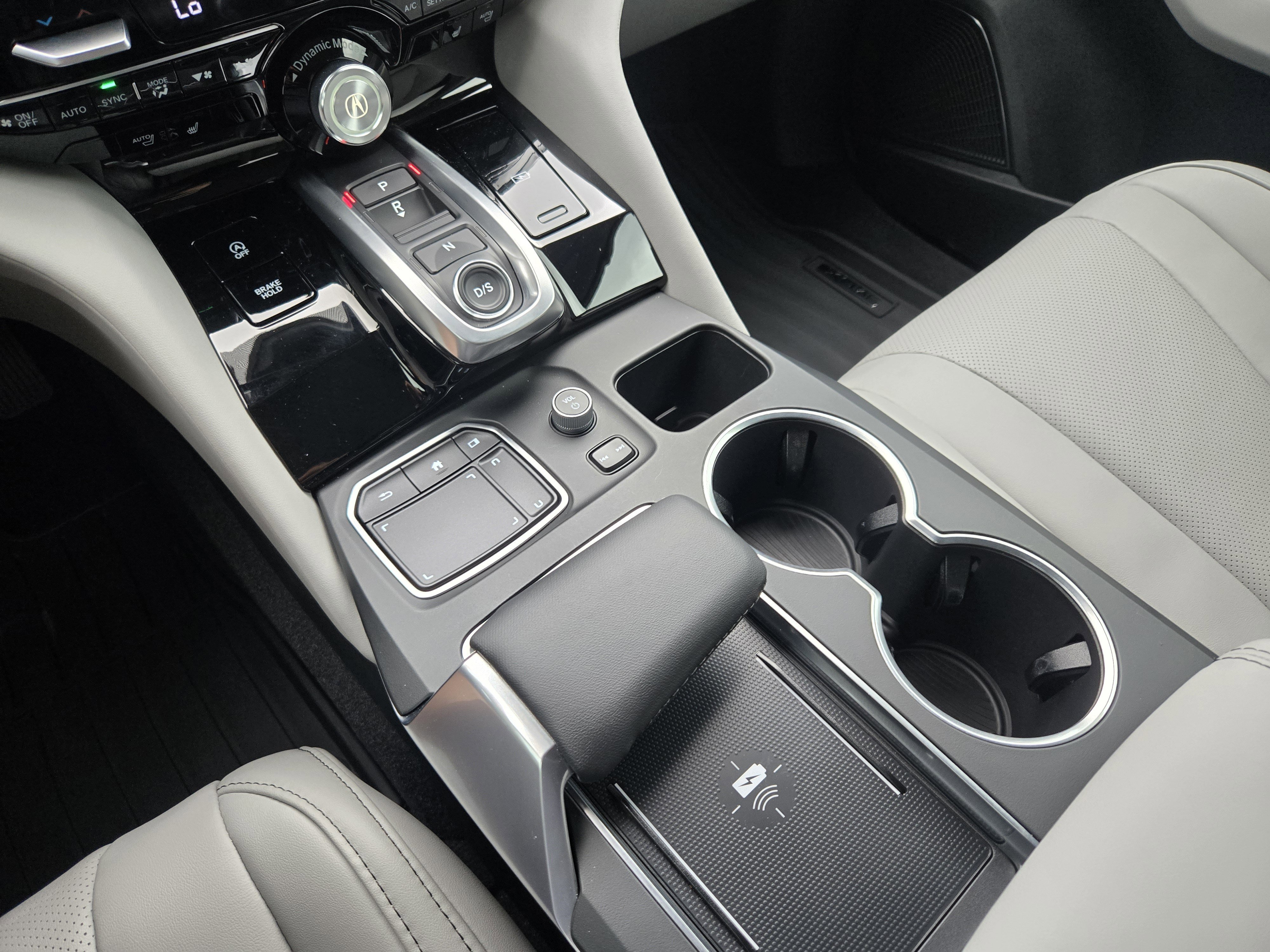 Certified 2024 Acura MDX FWD w/ Technology Package image 17