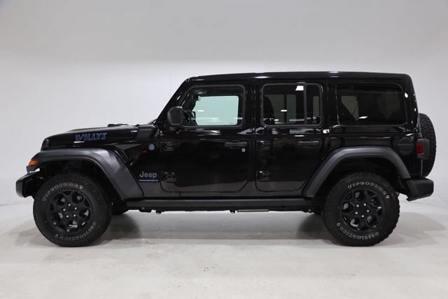 Used 2023 Jeep Wrangler Unlimited w/ Sun & Screen Package AWD/4WD image 4