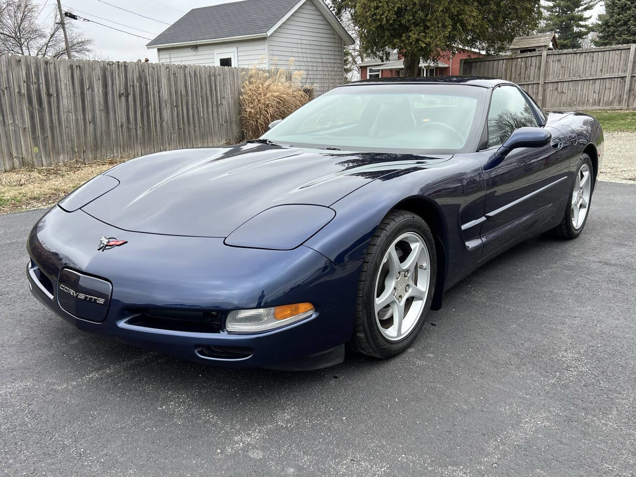 Used 2001 Chevrolet Corvette Coupe w/ Preferred Equipment Group1 image 9