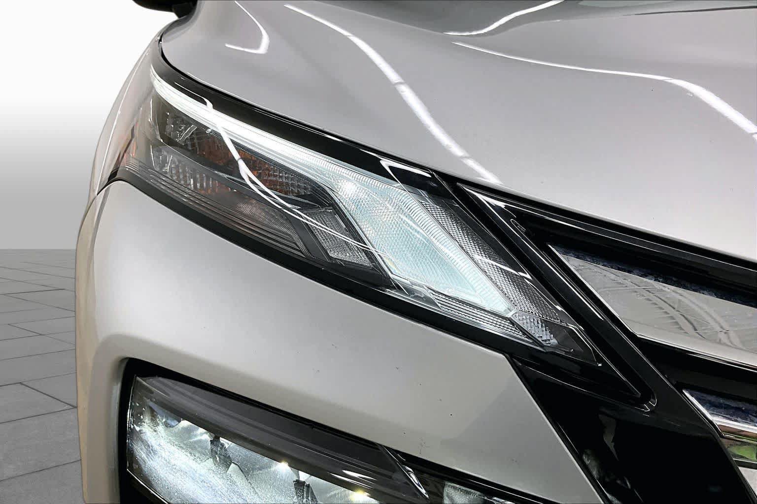 Used 2024 Nissan Rogue SV FWD image 27