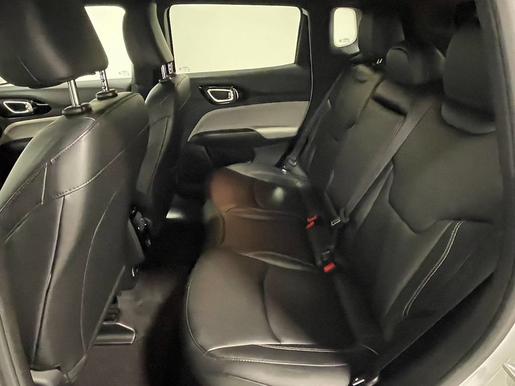 Used 2026 Jeep Compass Limited AWD/4WD image 17
