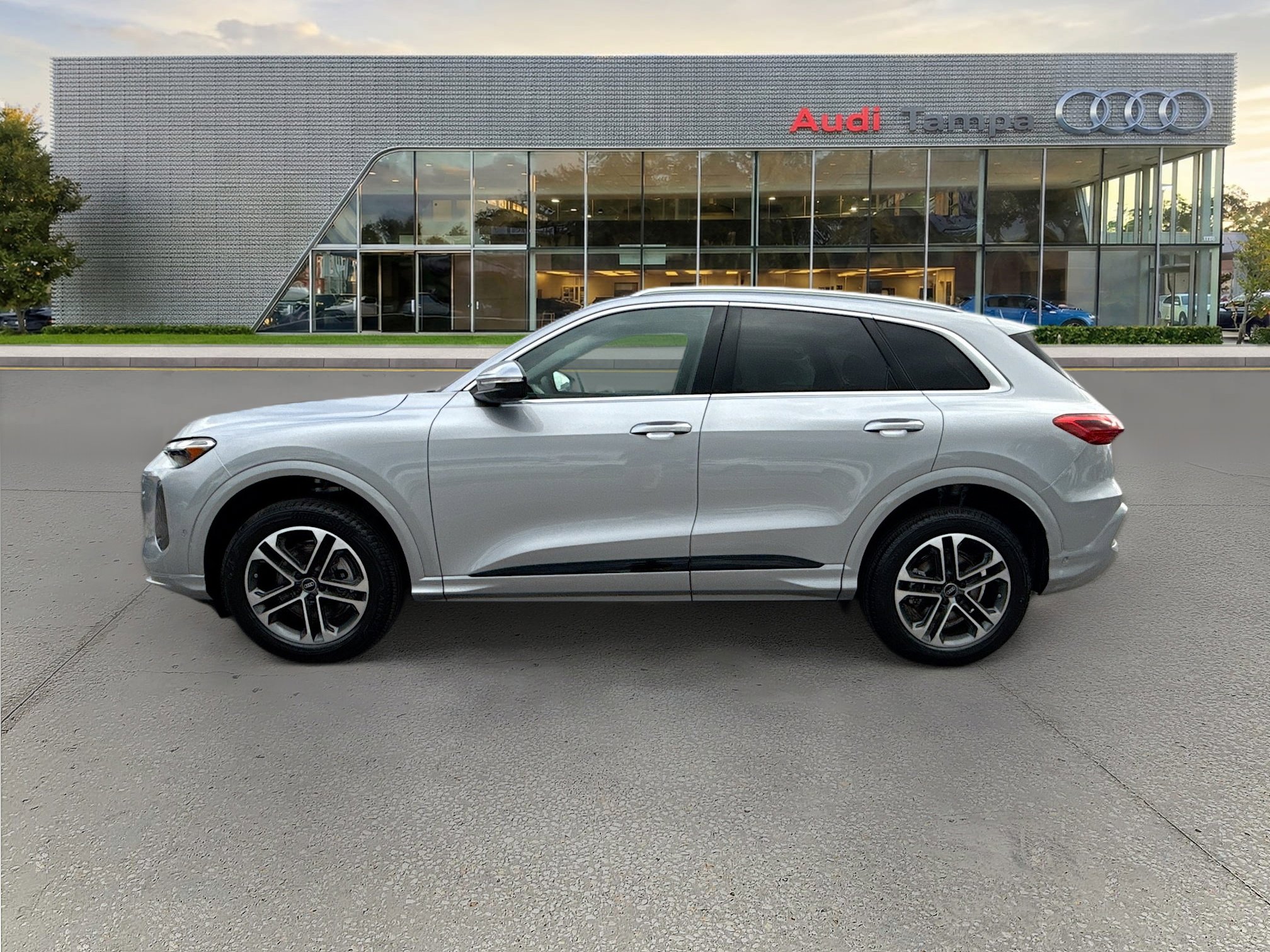 New 2025 Audi Q5 Premium image 6