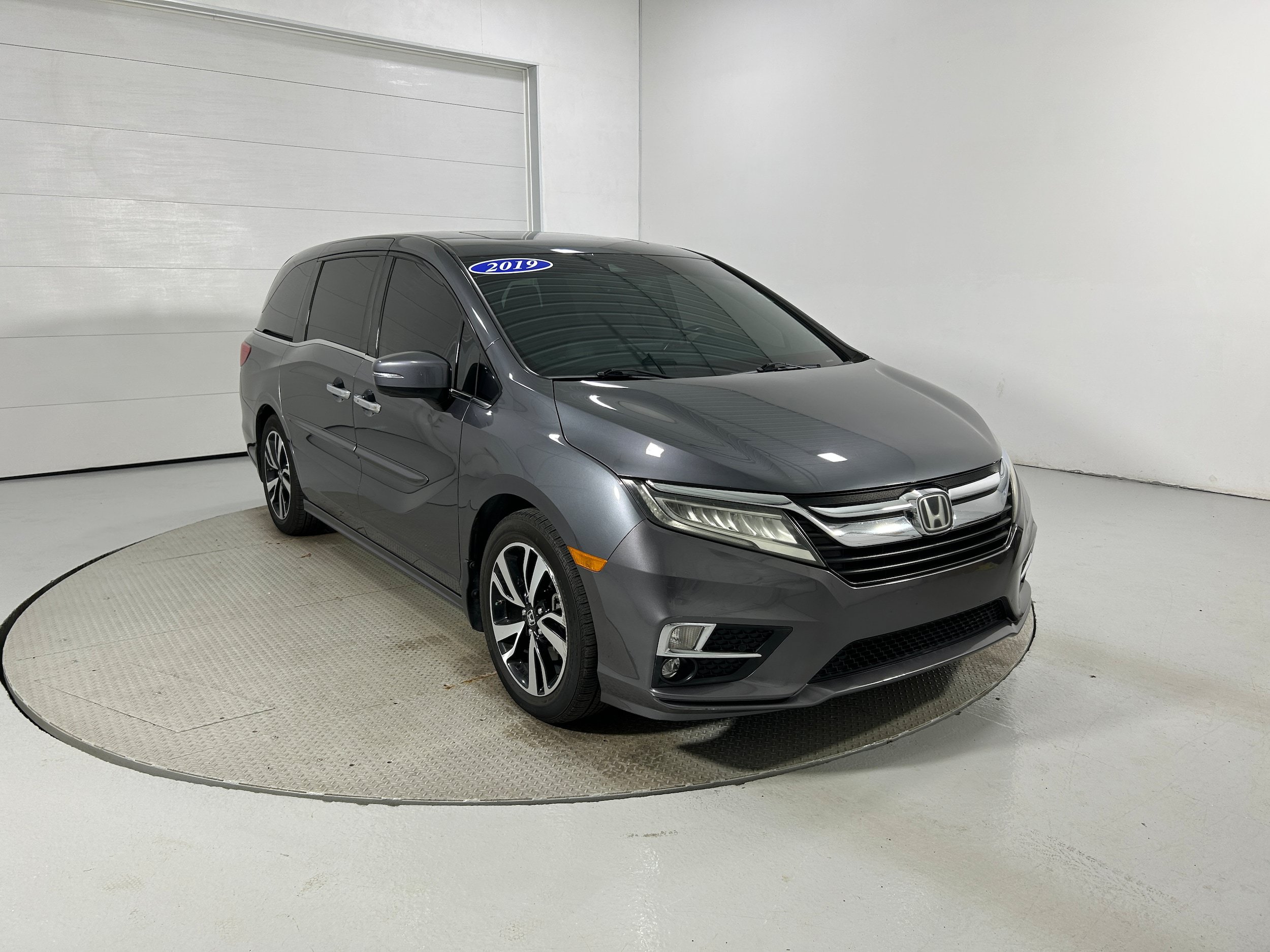 Used 2019 Honda Odyssey Elite image 2