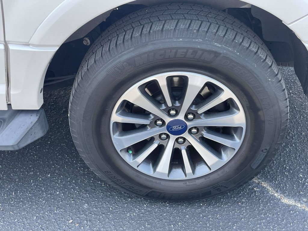 Used 2017 Ford Expedition EL XLT w/ Equipment Group 202A RWD image 9