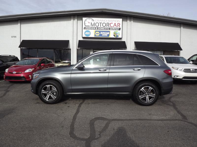 Used 2019 Mercedes-Benz GLC 300 4MATIC image 2