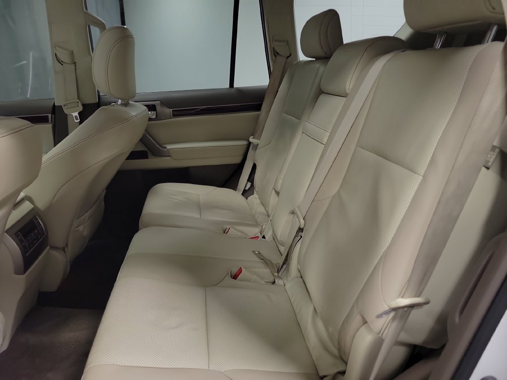 Used 2019 Lexus GX 460 Premium w/ Premium Package AWD/4WD image 28