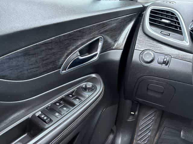 Used 2014 Buick Encore Convenience FWD image 37