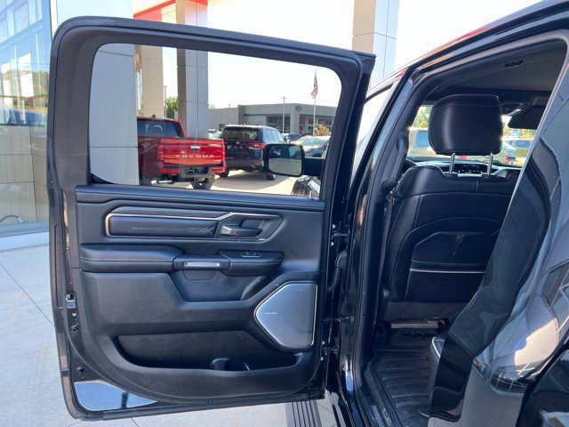 Used 2020 RAM 1500 Limited w/ Black Appearance Package AWD/4WD image 31