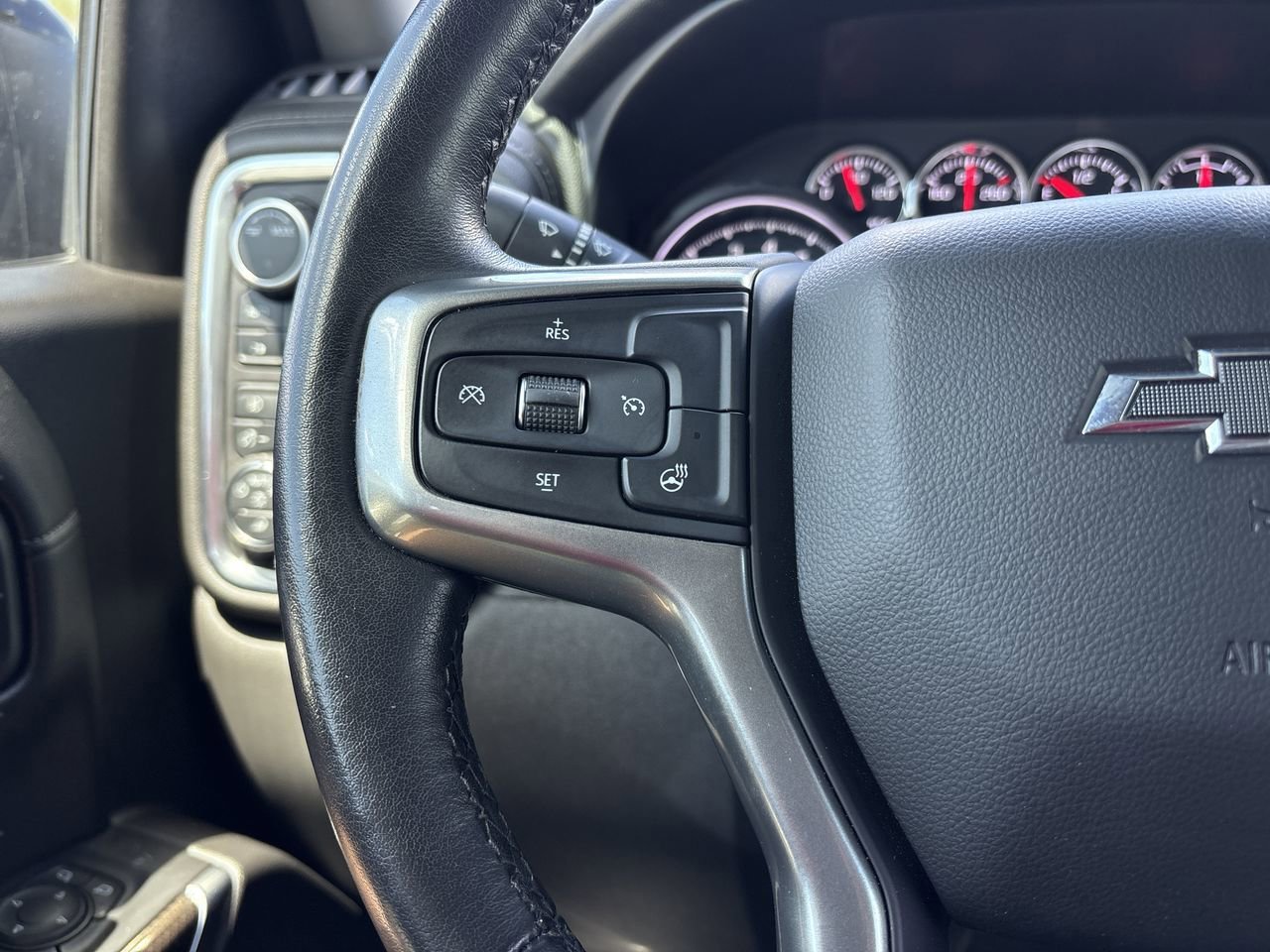 Used 2021 Chevrolet Silverado 1500 LT Trail Boss w/ Convenience Package II AWD/4WD image 25
