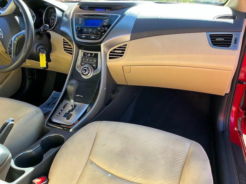 Used 2013 Hyundai Elantra GLS w/ Preferred Pkg image 38
