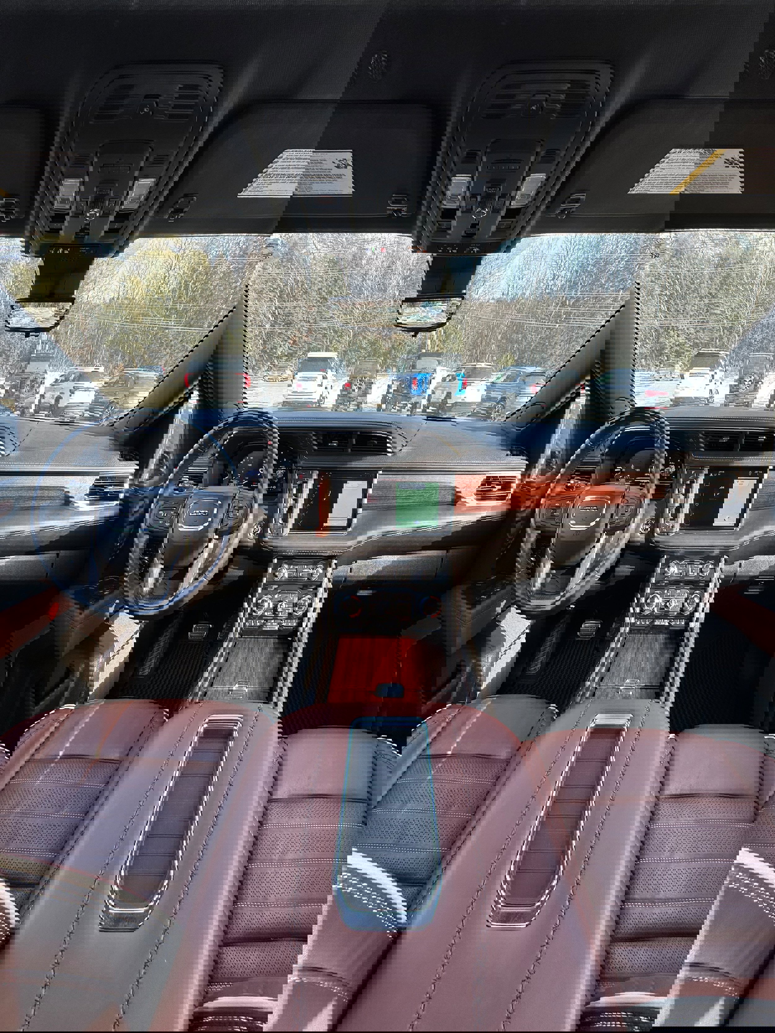 Used 2023 GMC Yukon XL Denali Ultimate AWD/4WD image 9