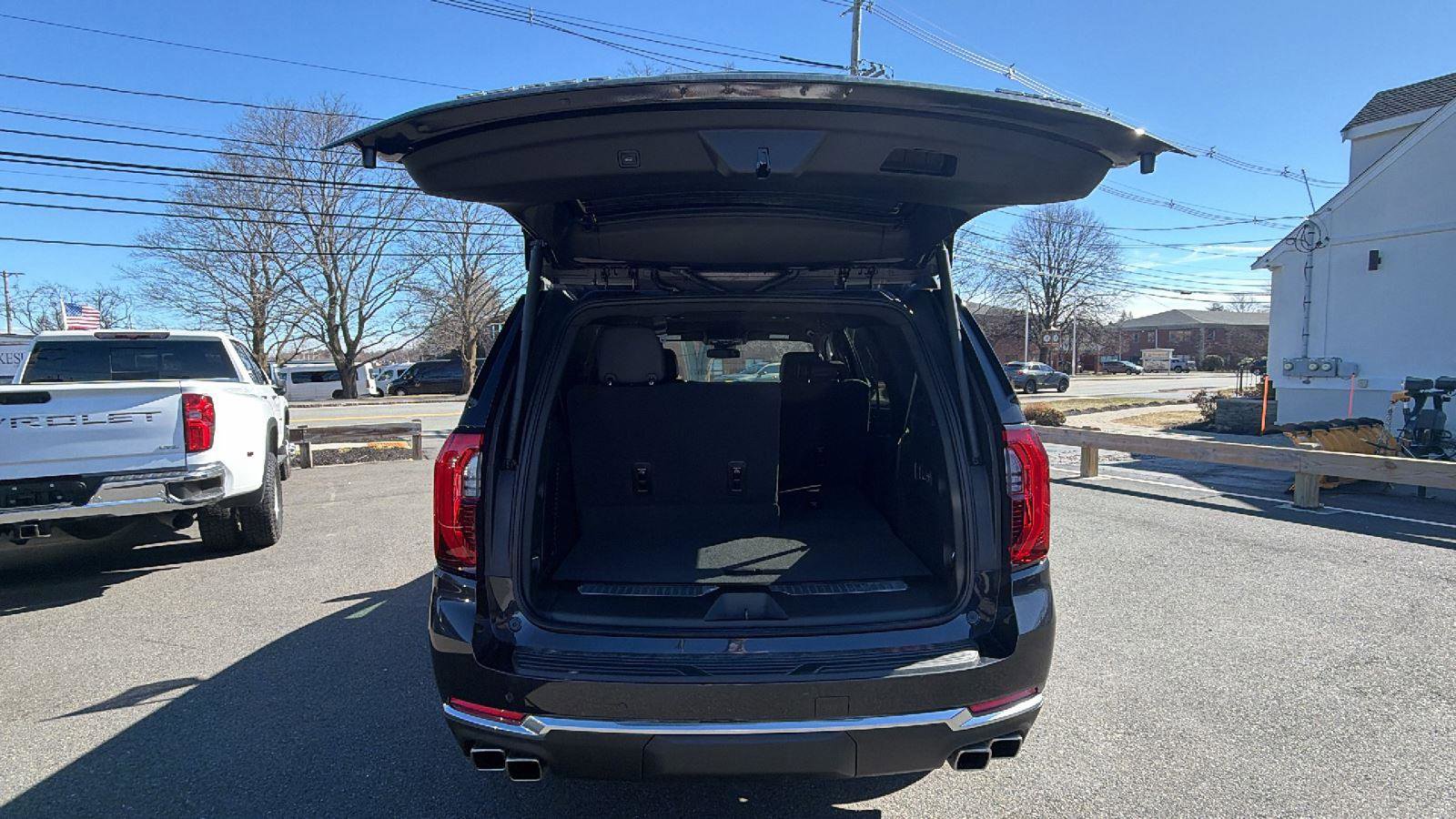 New 2026 GMC Yukon Denali image 12