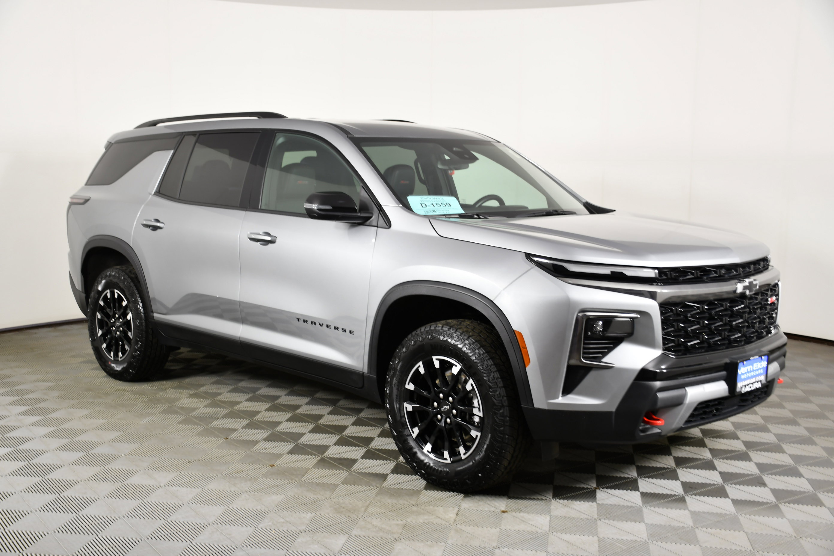 Used 2025 Chevrolet Traverse Z71 image 4