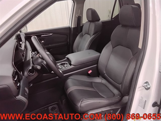 Used 2025 Honda Pilot Touring image 11