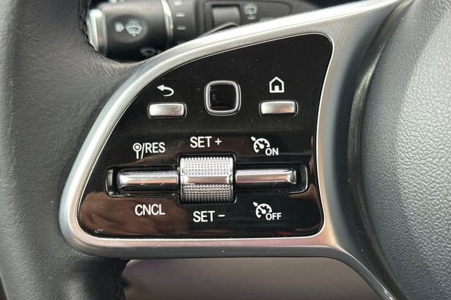 Used 2022 Mercedes-Benz GLC 300 image 37