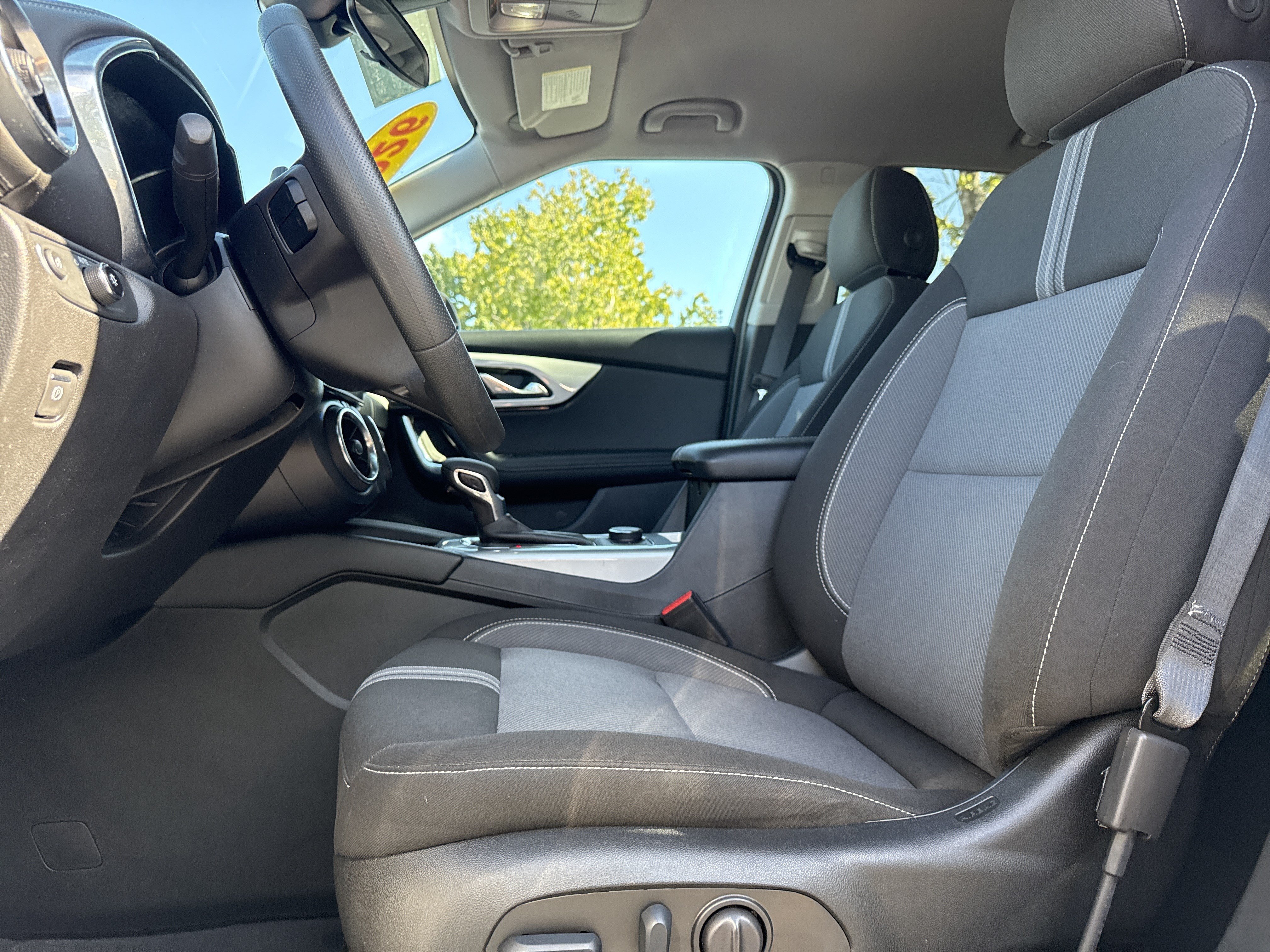 Used 2025 Chevrolet Blazer LT FWD image 16