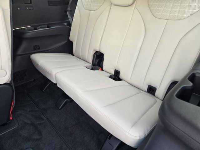 Used 2025 Hyundai Palisade Limited image 31