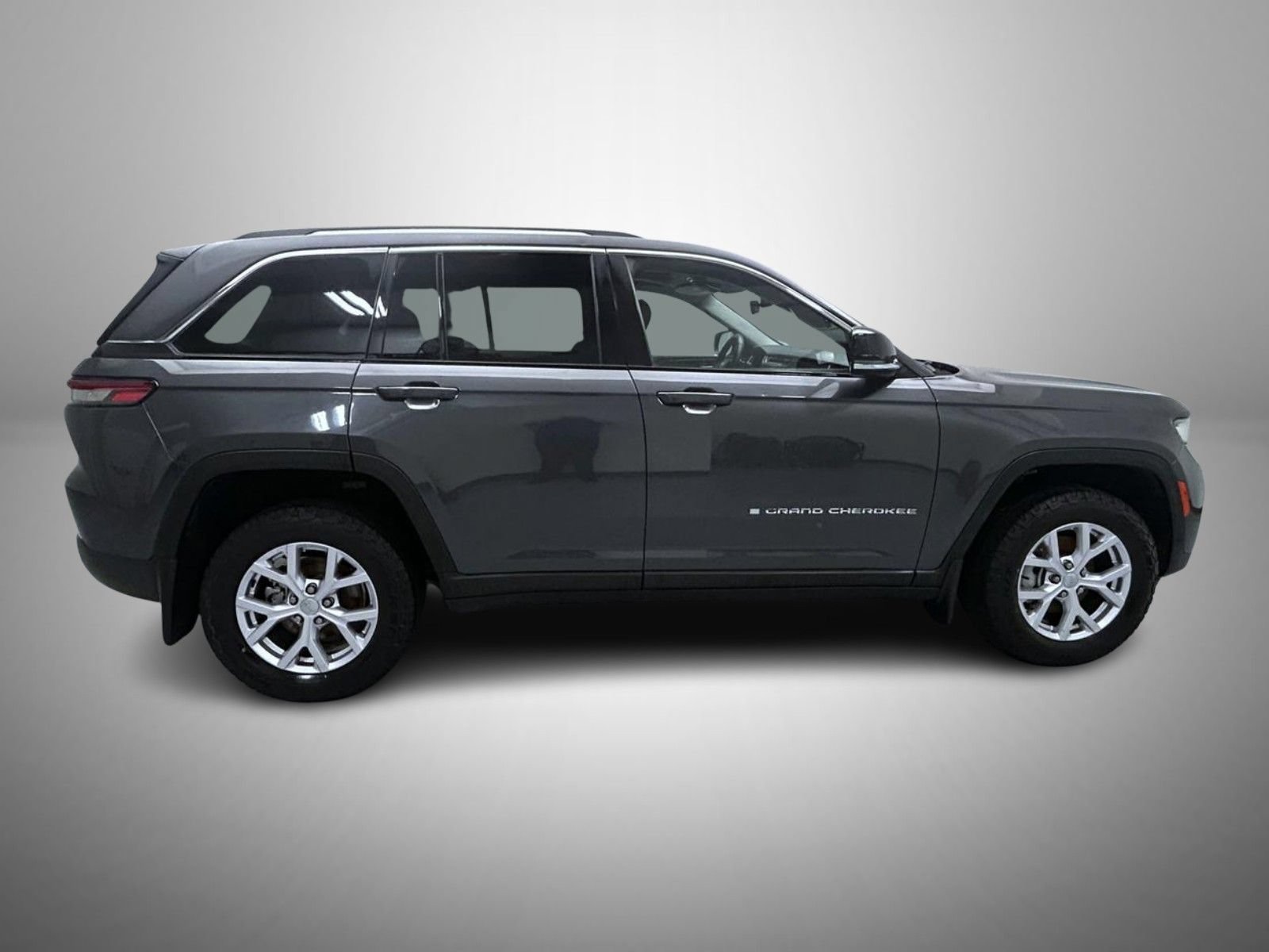 Used 2022 Jeep Grand Cherokee Limited AWD/4WD image 4