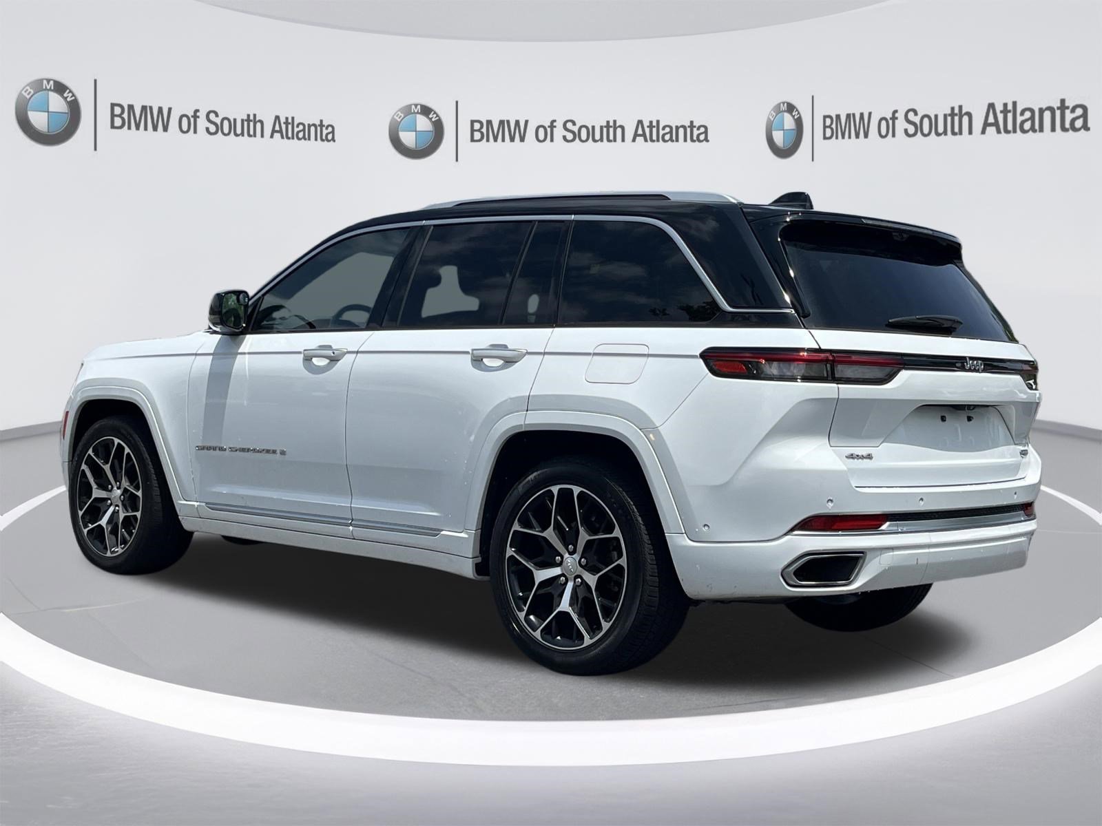 Used 2024 Jeep Grand Cherokee Summit AWD/4WD image 23