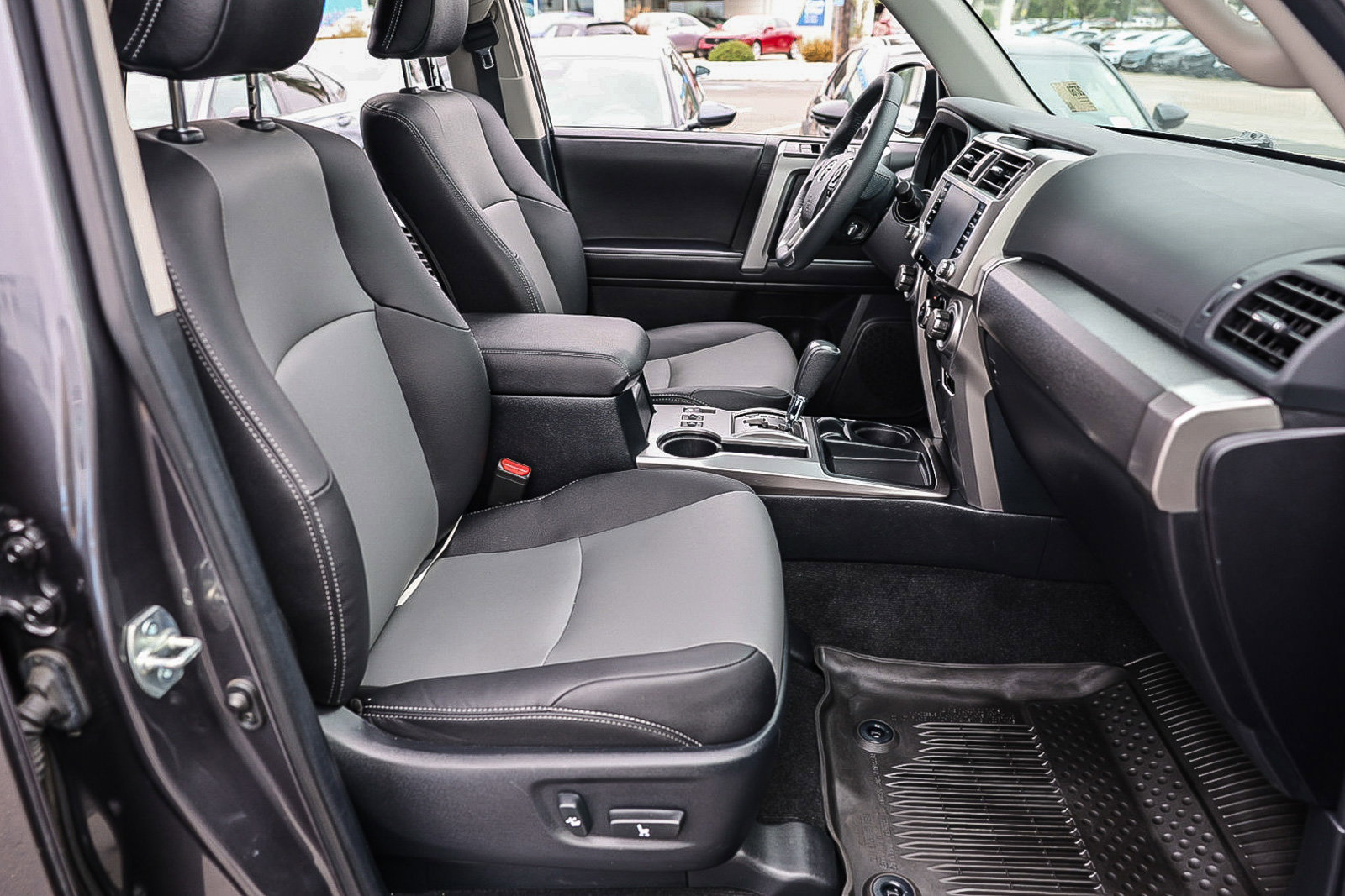 Used 2022 Toyota 4Runner SR5 Premium w/ Moonroof Package RWD image 7