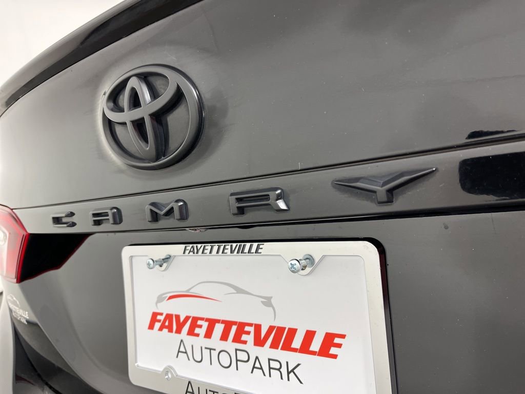 Used 2021 Toyota Camry XSE image 3