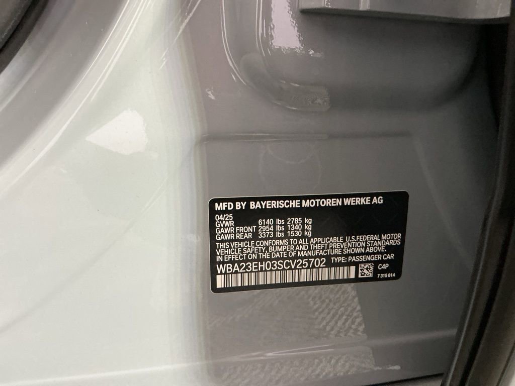 Certified 2025 BMW 740i w/ Premium Package image 33