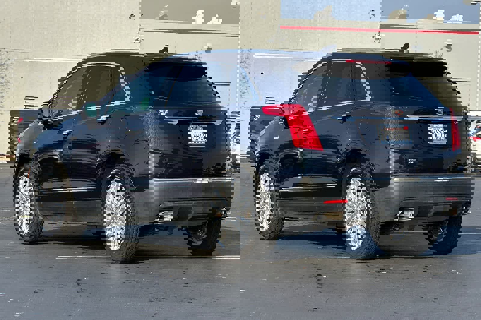 Used 2017 Cadillac XT5 Premium Luxury w/ Driver Assist Package image 7