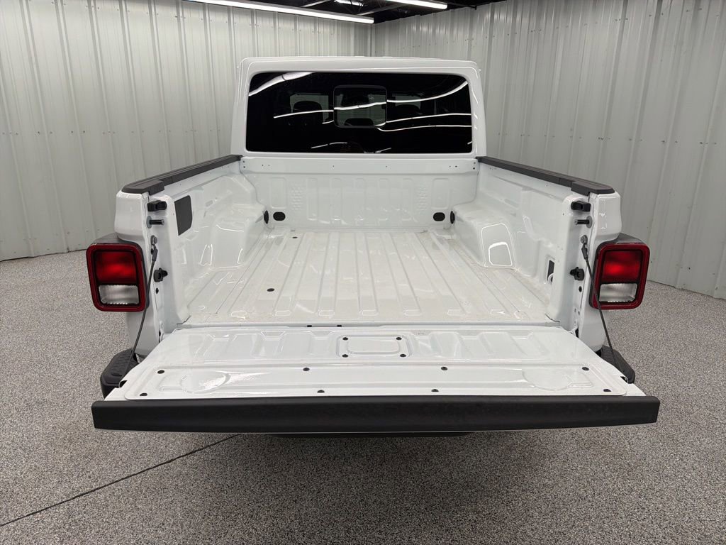 New 2026 Jeep Gladiator Sport image 9