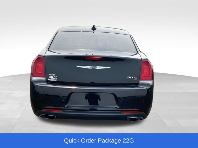 Used 2017 Chrysler 300 S w/ 300S Premium Group AWD/4WD image 4