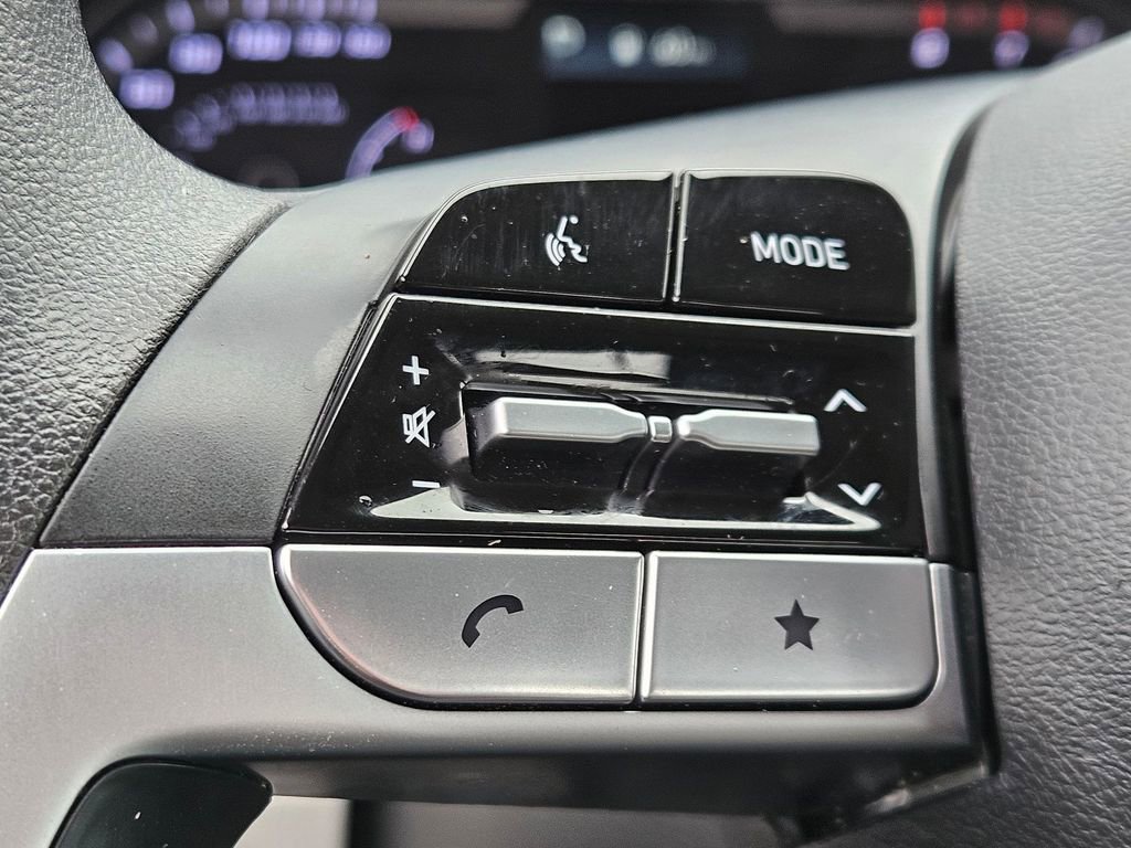 Certified 2023 Hyundai Tucson SE image 17