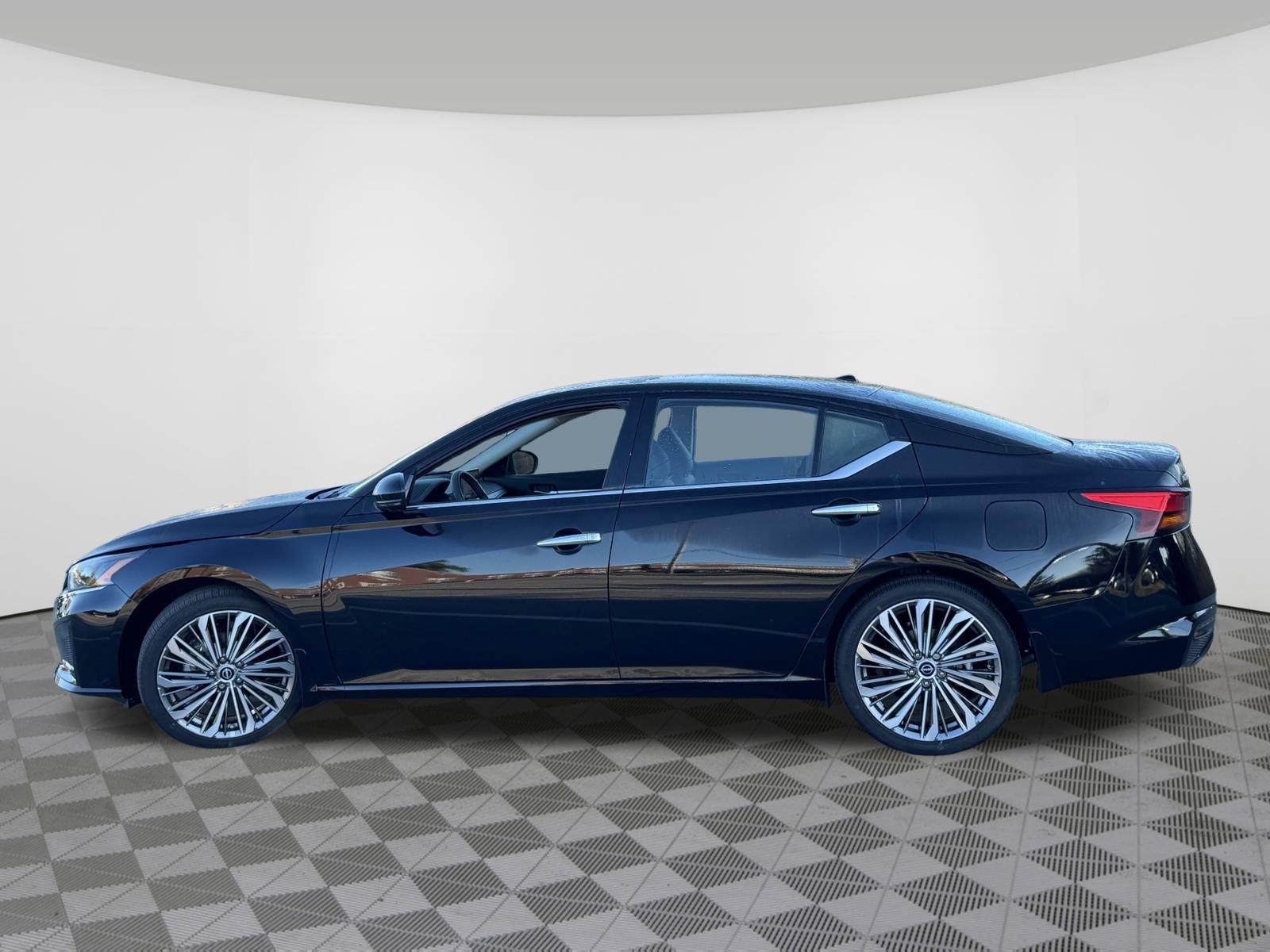 Used 2025 Nissan Altima 2.5 SL image 16