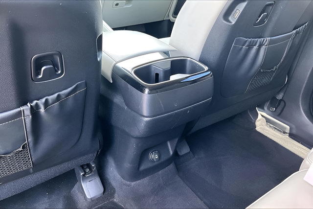 Used 2020 Kia Telluride S w/ S 8 Passenger Seating Package FWD image 30