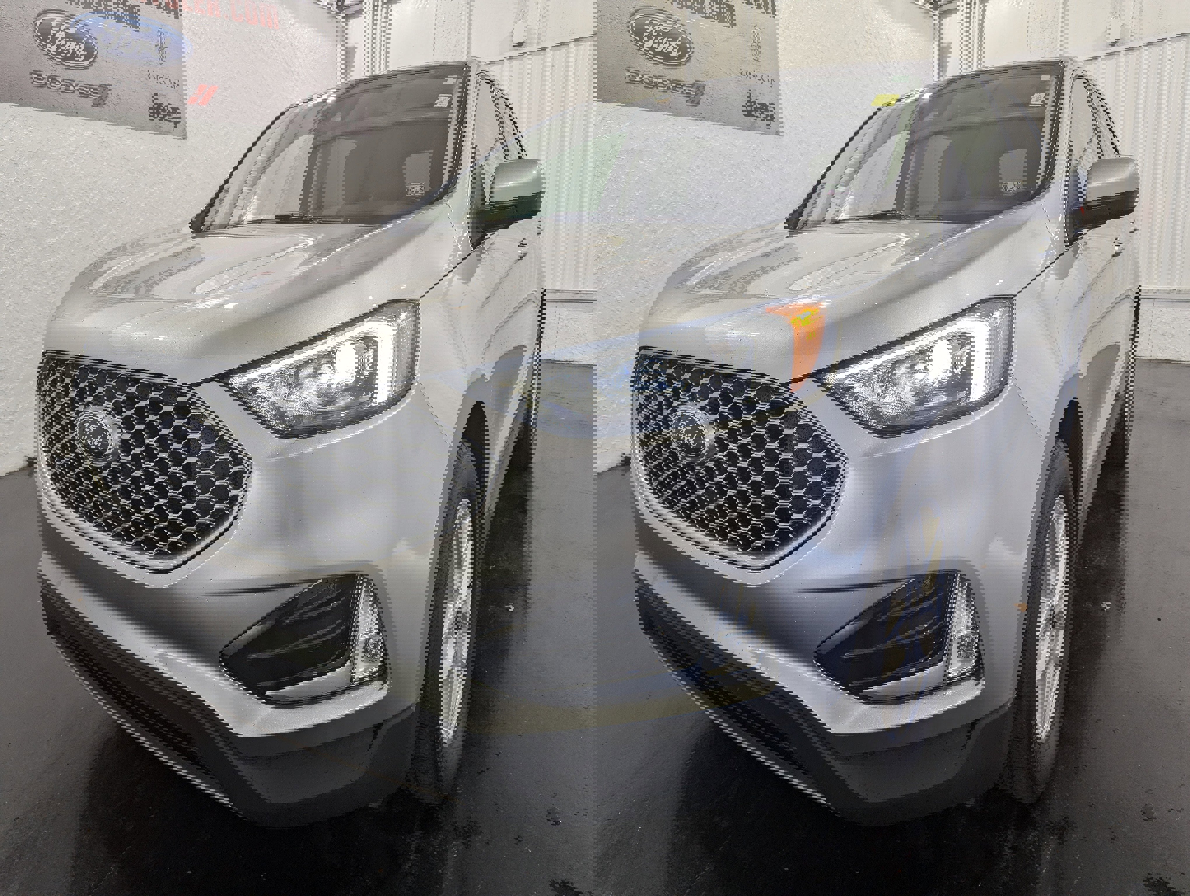 Used 2024 Ford Edge SEL w/ Convenience Package image 3