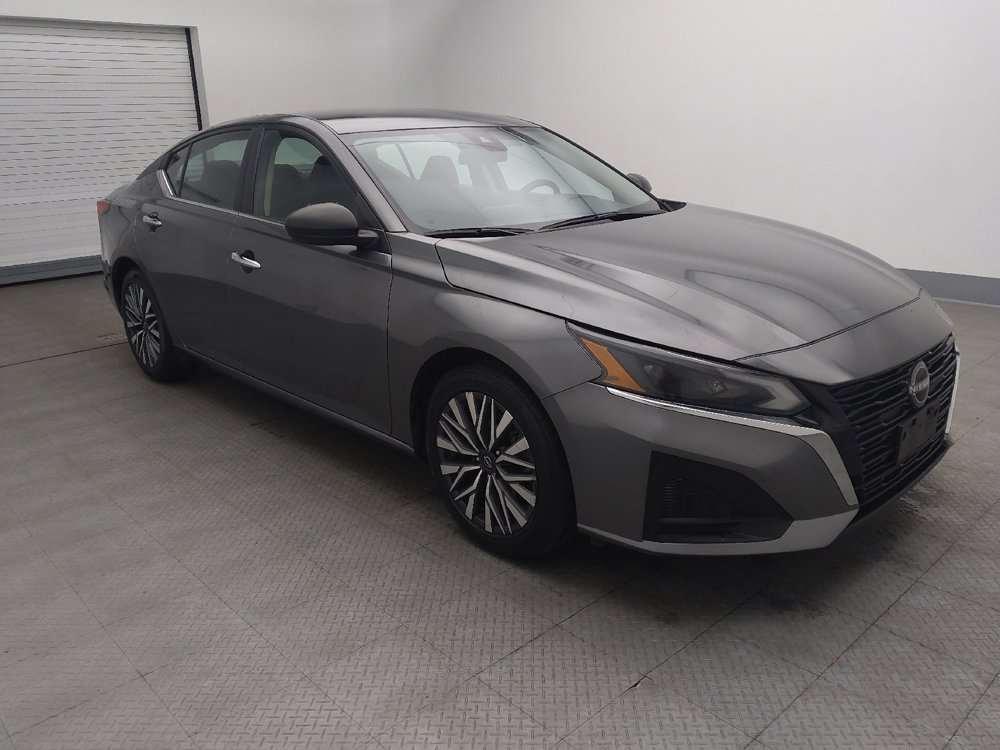 Used 2024 Nissan Altima 2.5 SV image 11