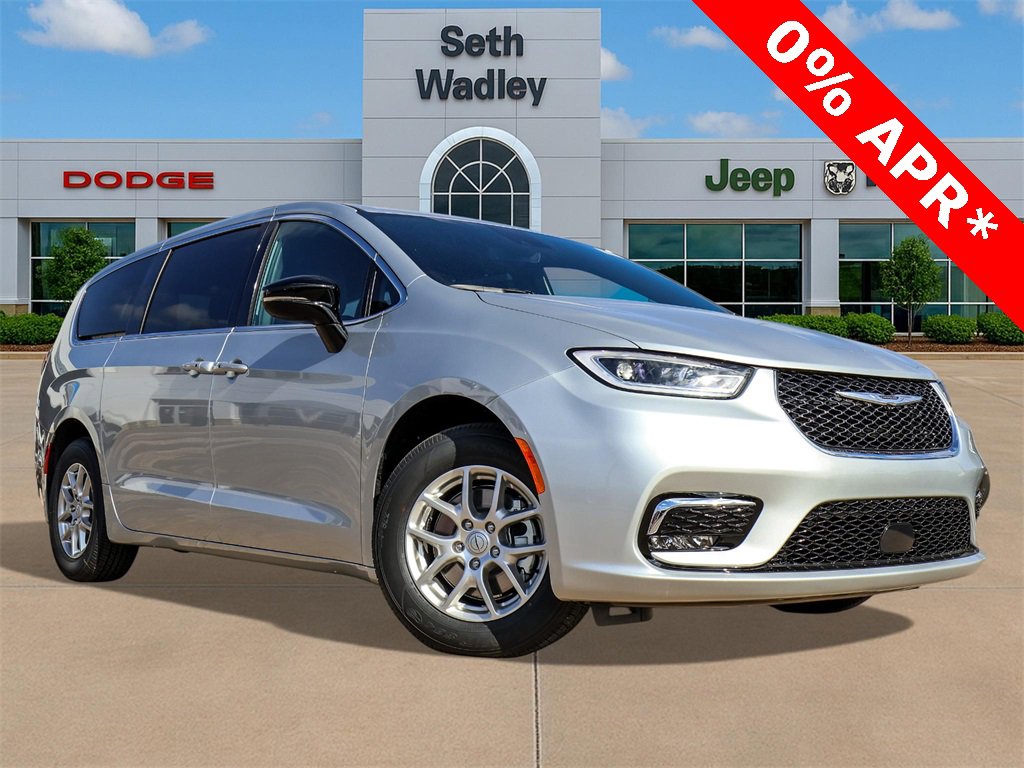 New 2026 Chrysler Pacifica Select