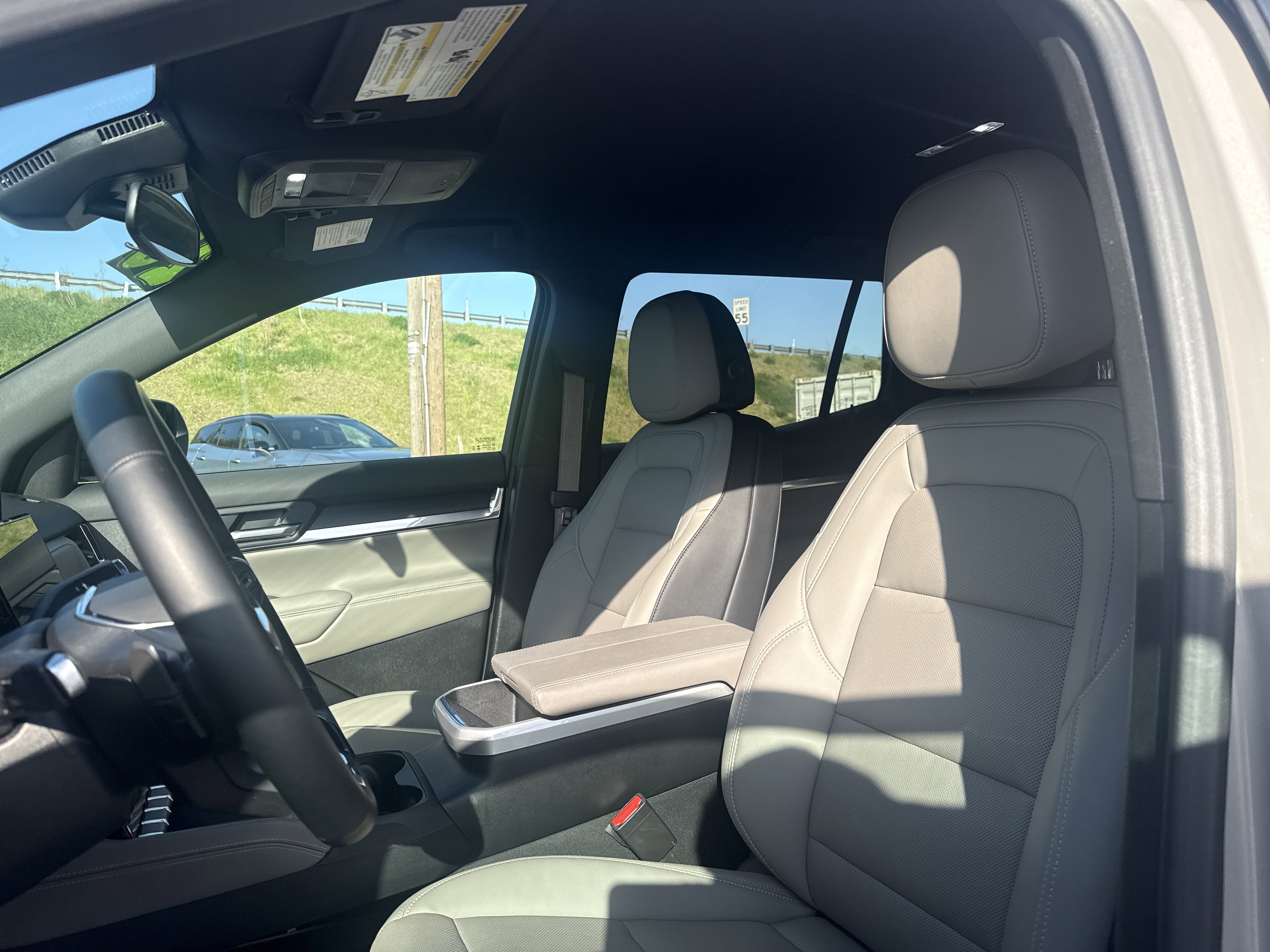 Used 2026 GMC Terrain Elevation w/ Elevation Premium Package AWD/4WD image 30