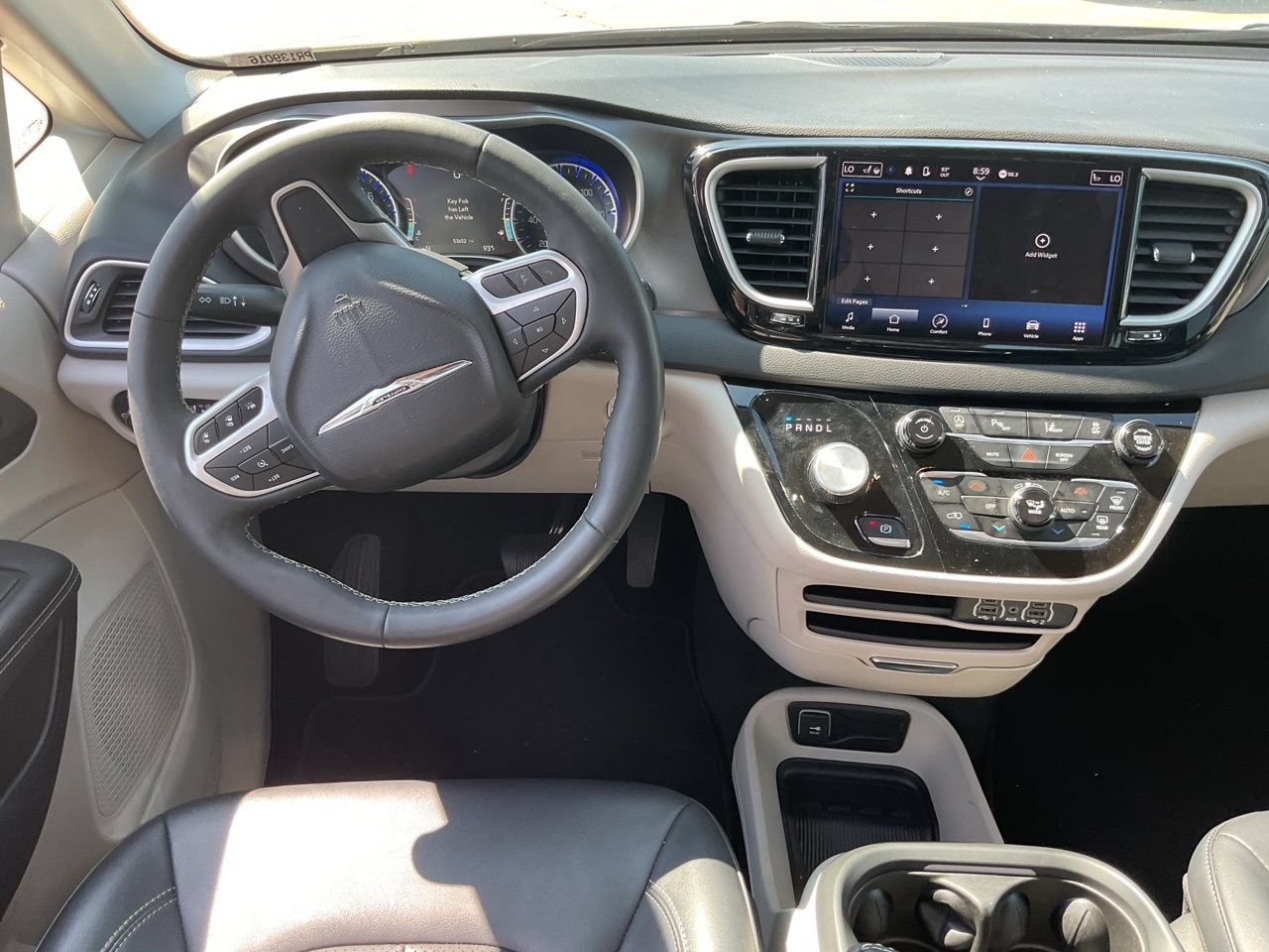 Used 2024 Chrysler Pacifica Touring-L FWD image 12